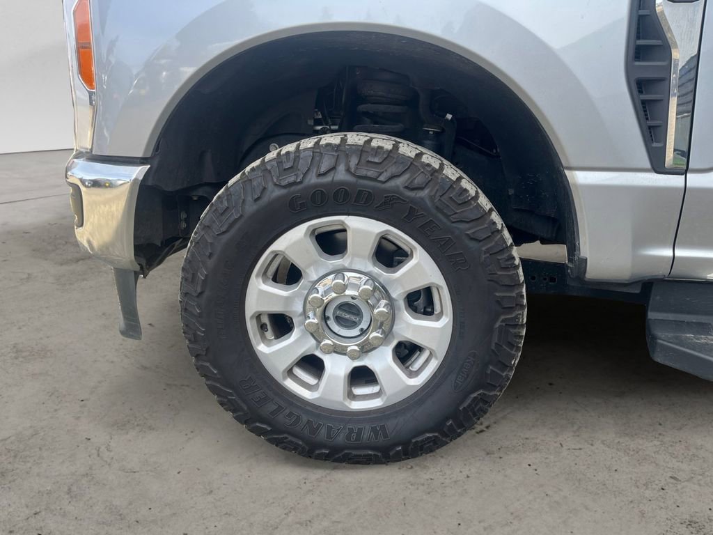 Certified 2023 Ford F350 XLT w/ 360-Degree Camera Package AWD/4WD image 9