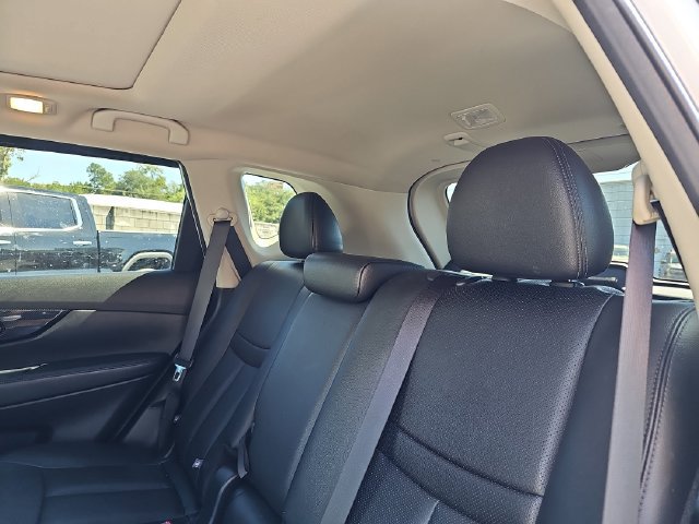 Used 2020 Nissan Rogue SL w/ Premium Package FWD image 16