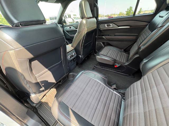 Certified 2025 Ford Explorer ST-Line w/ Premium Package AWD/4WD image 24