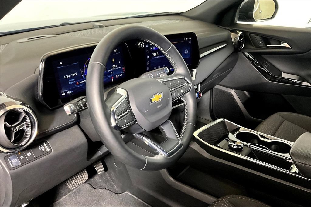 Used 2026 Chevrolet Equinox LT FWD image 10
