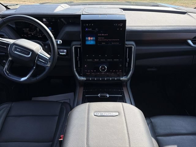 Used 2025 GMC Yukon Denali AWD/4WD image 16