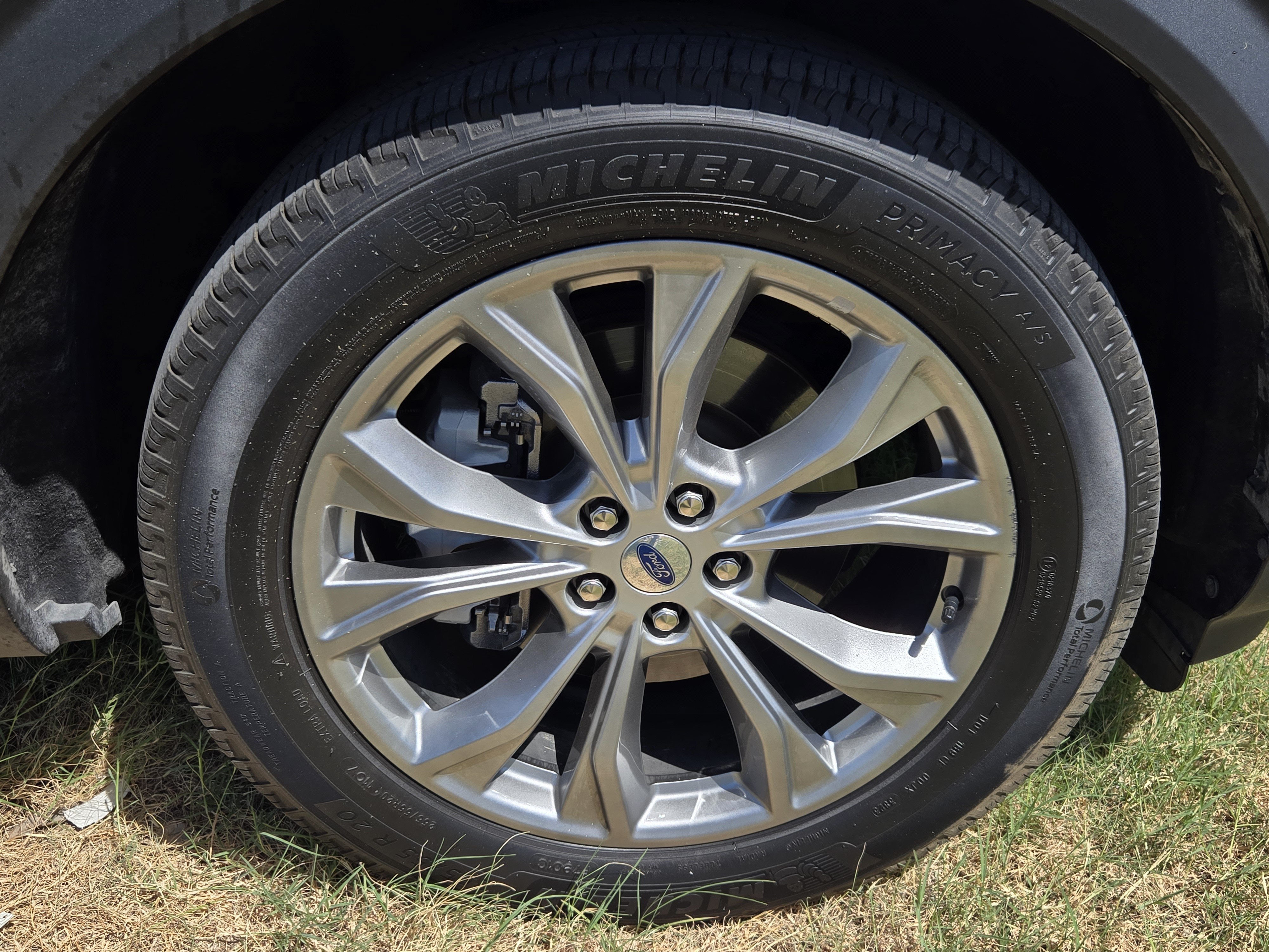 Certified 2023 Ford Explorer XLT w/ Equipment Group 202A RWD image 9