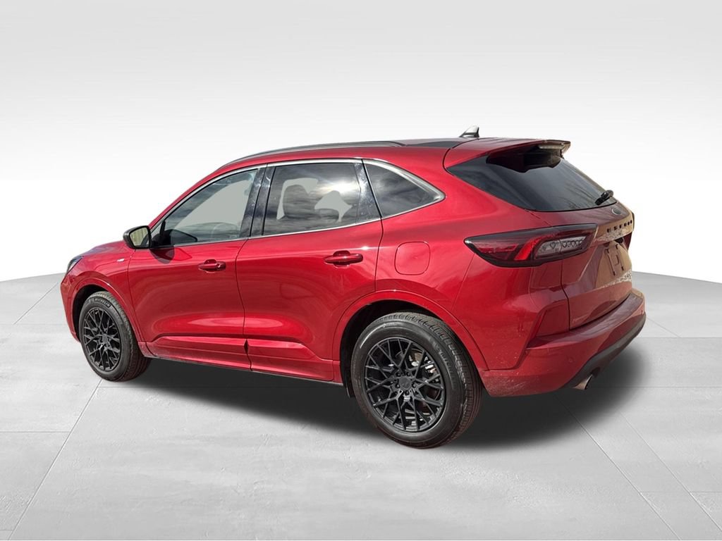Certified 2024 Ford Escape ST-Line w/ Tech Pack #1 FWD image 7