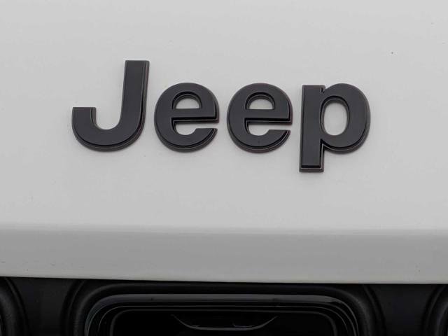 Used 2023 Jeep Grand Cherokee Altitude image 11
