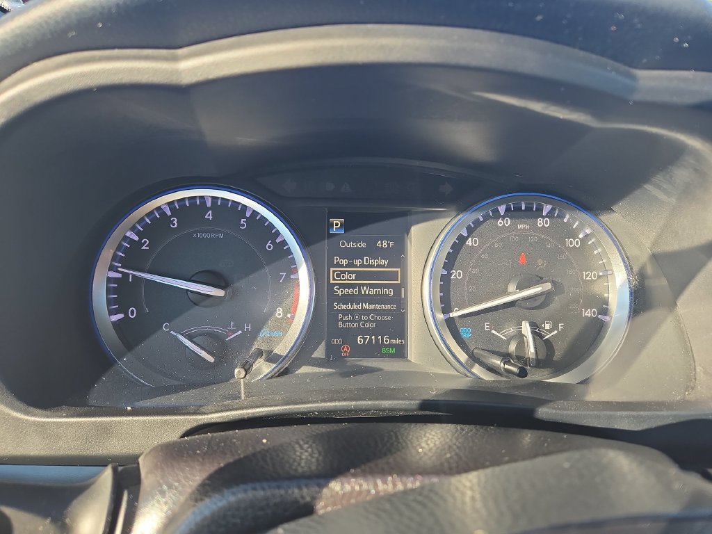 Used 2019 Toyota Highlander XLE w/ Carpet Mat Package (TMS) AWD/4WD image 8