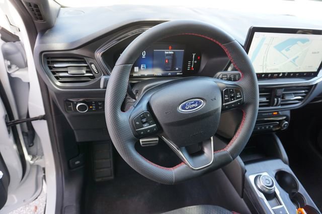 Certified 2023 Ford Escape ST-Line w/ Tech Pack #1 image 12