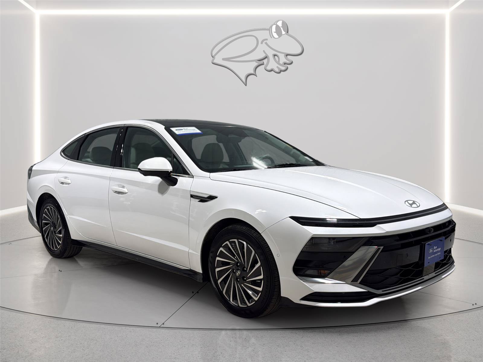 Used 2025 Hyundai Sonata Limited FWD image 8