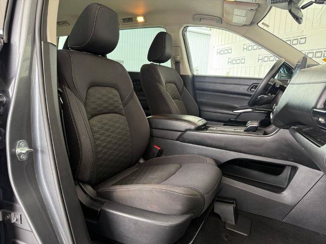 Used 2023 Nissan Pathfinder S FWD image 7