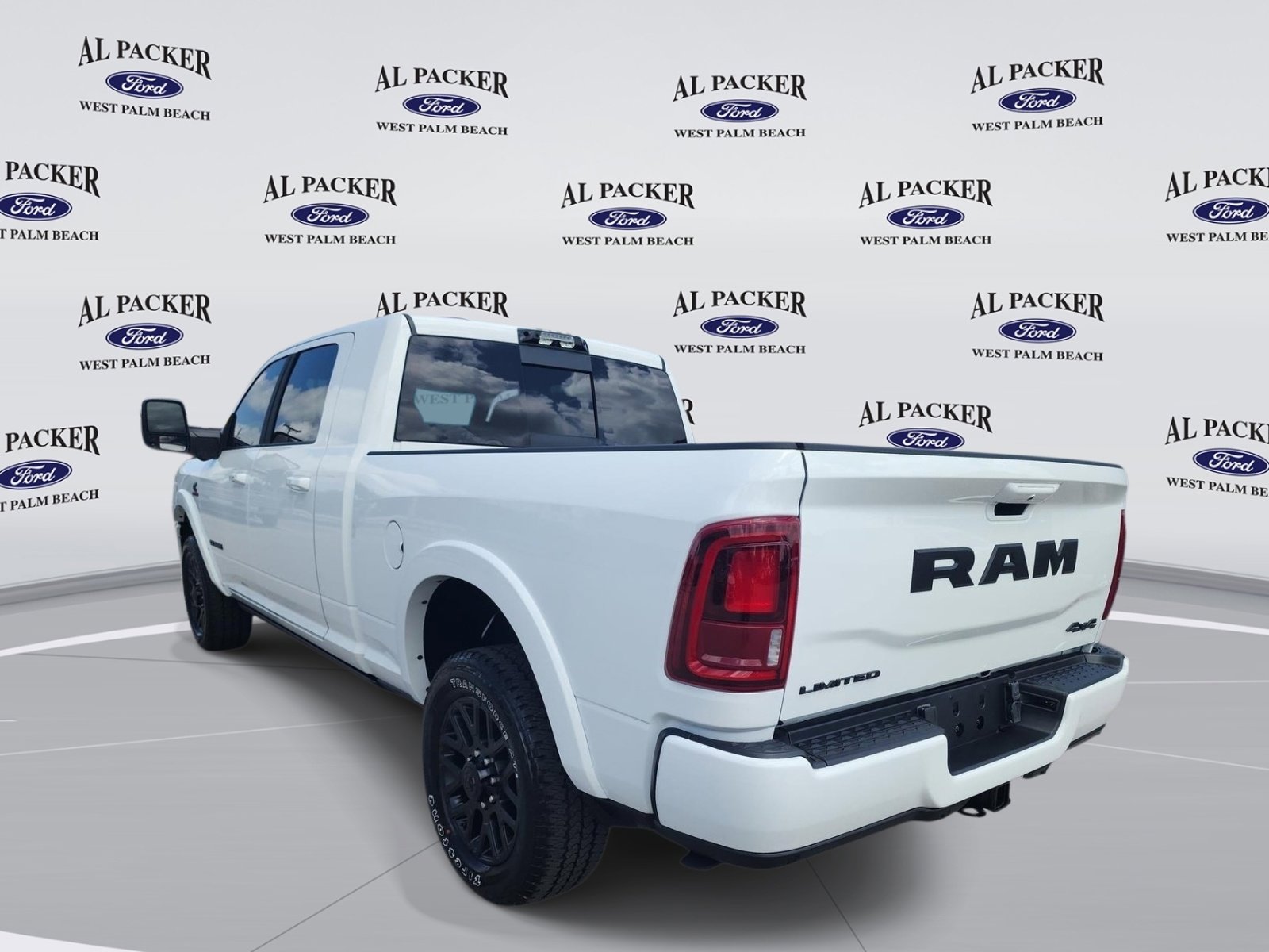Used 2026 RAM 2500 Limited AWD/4WD image 3
