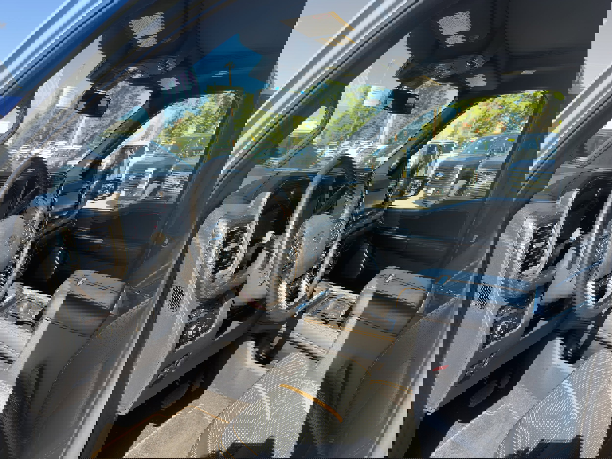 Certified 2024 Ford F350 Platinum image 11