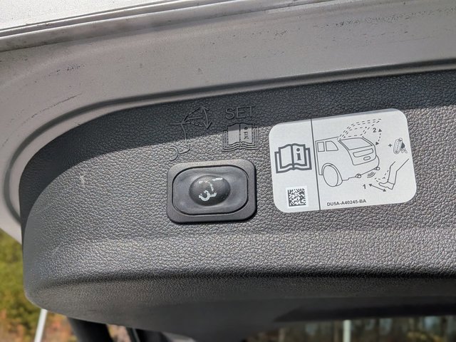 Certified 2019 Ford Escape Titanium image 33