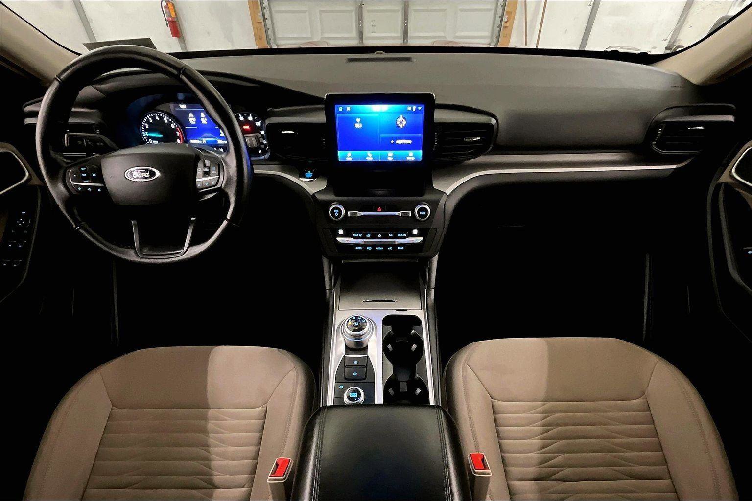 Certified 2020 Ford Explorer XLT w/ Class III Trailer Tow Package image 14