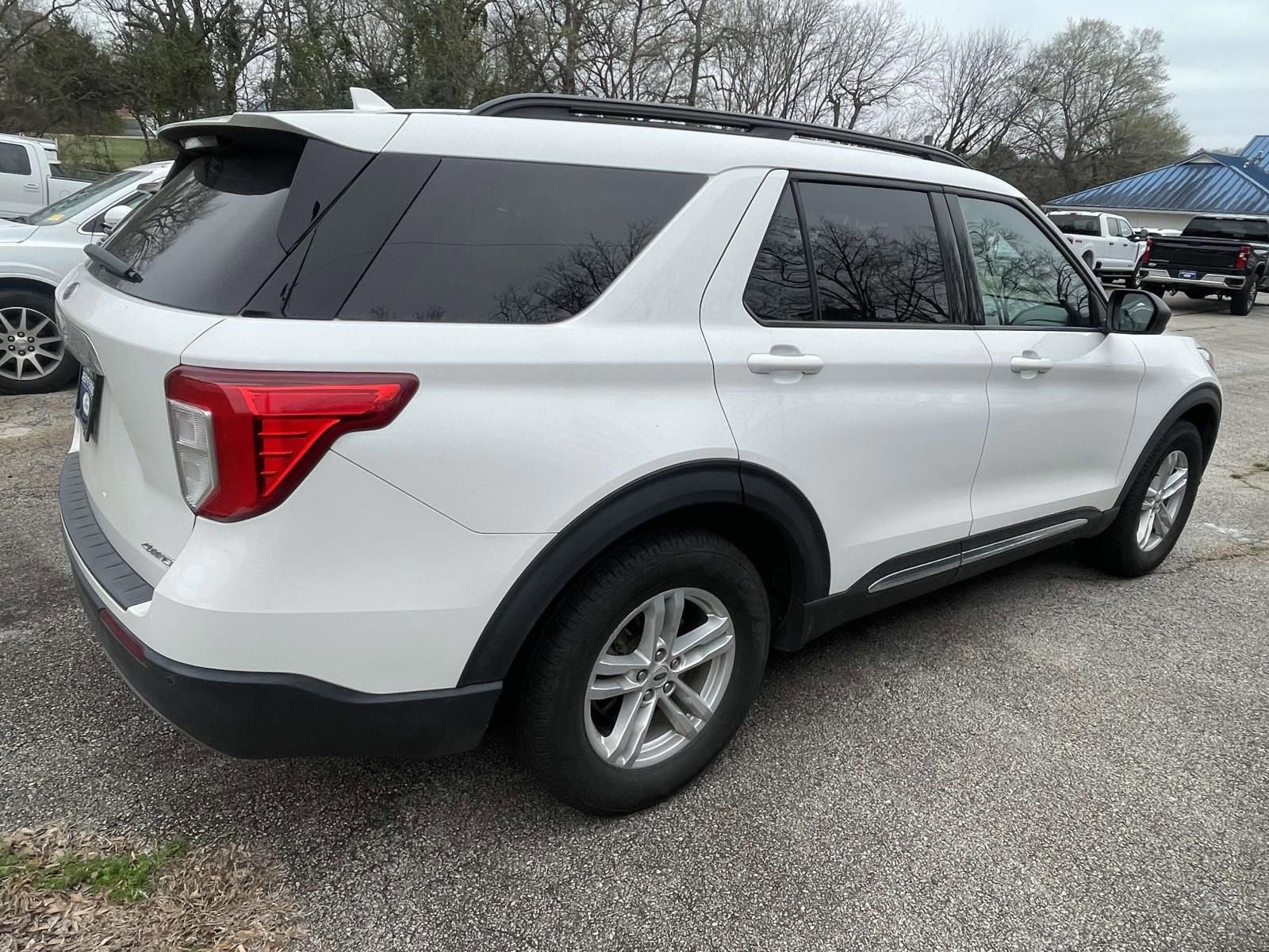 Certified 2022 Ford Explorer XLT w/ Equipment Group 202A image 5