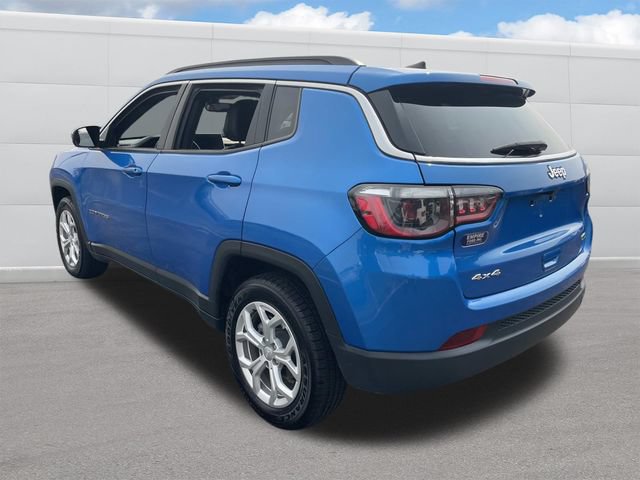 Used 2024 Jeep Compass Latitude AWD/4WD image 3