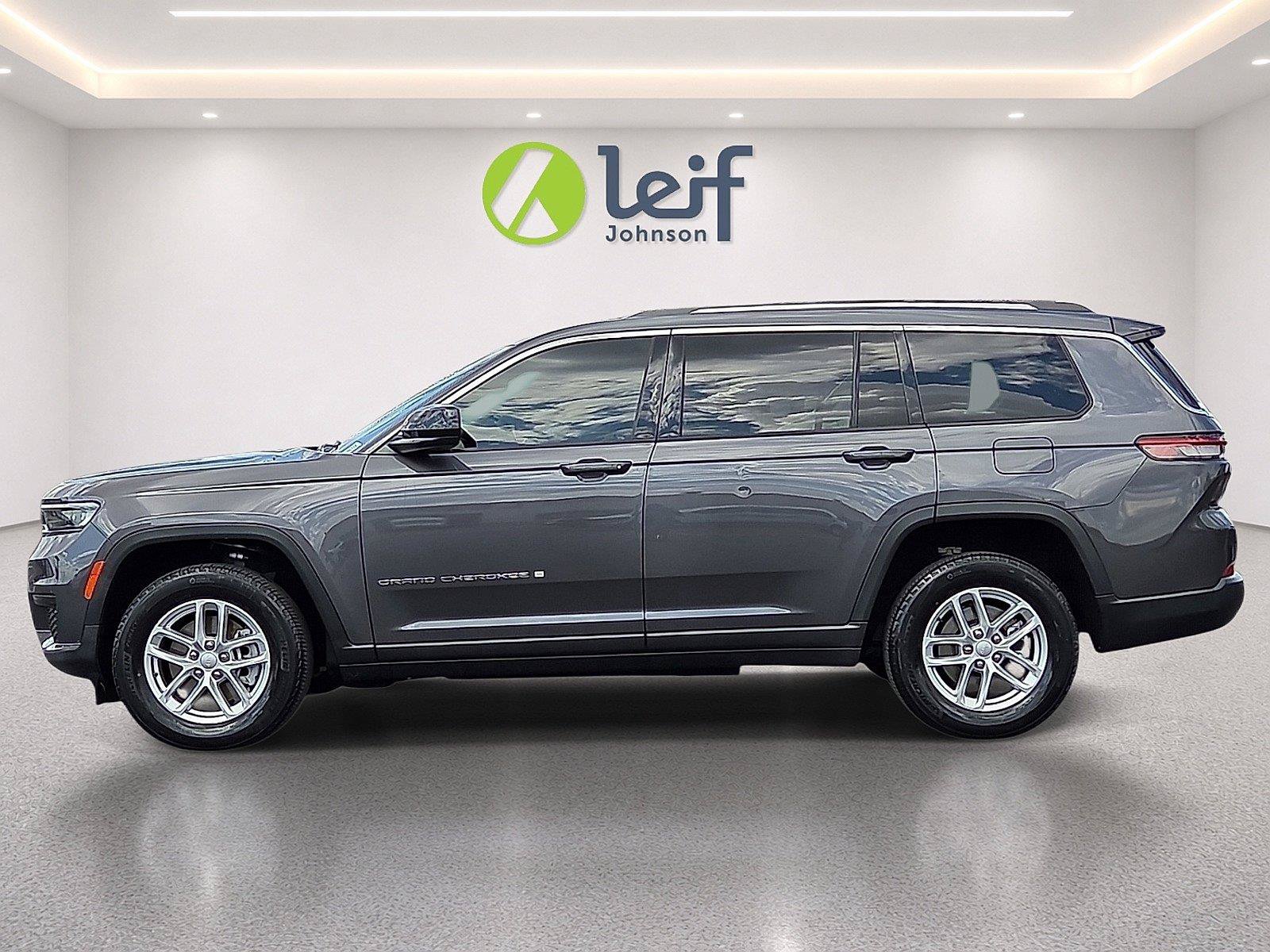 Used 2023 Jeep Grand Cherokee L Laredo AWD/4WD image 4