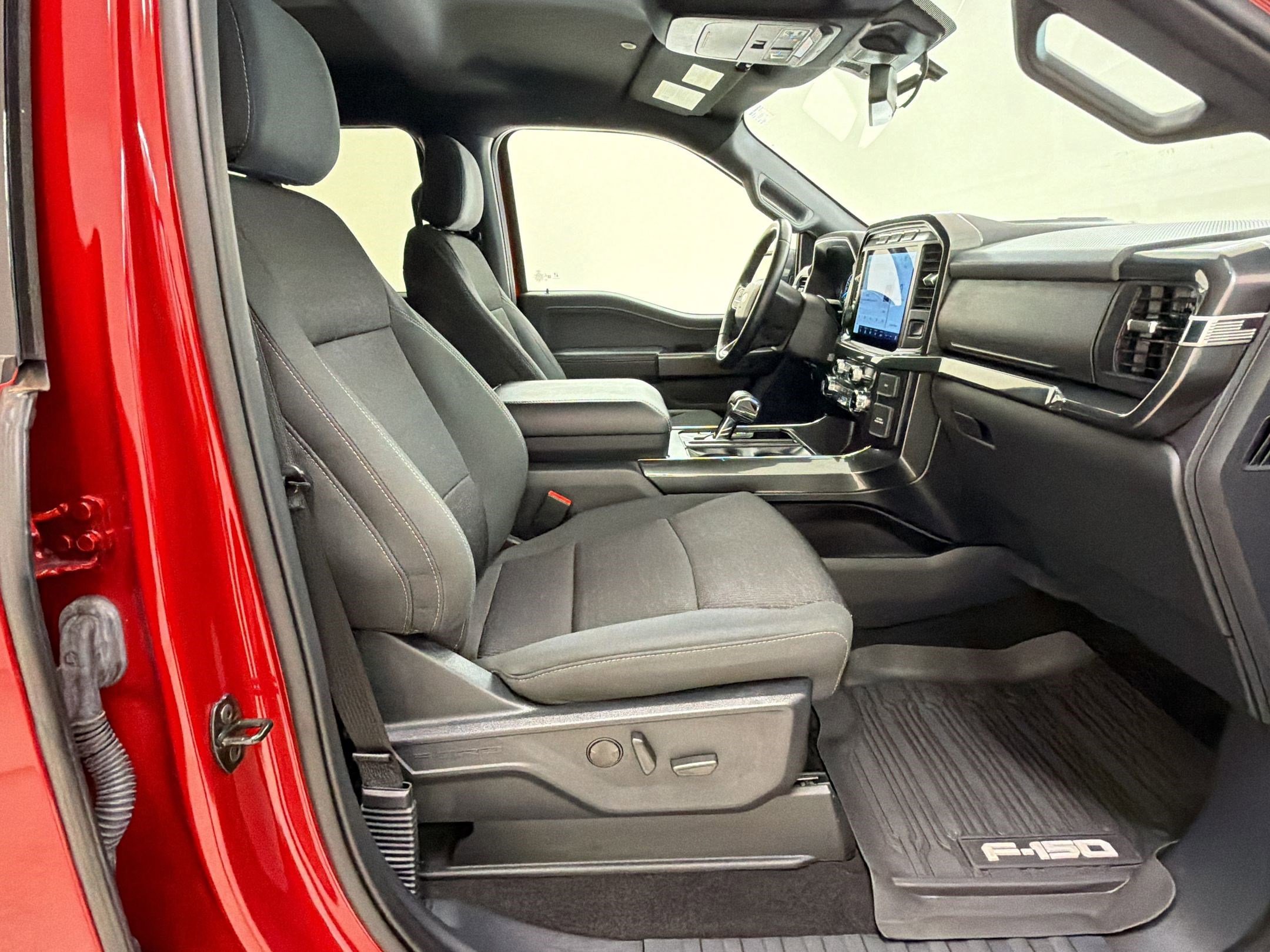 Certified 2022 Ford F150 XLT w/ Equipment Group 302A High image 29