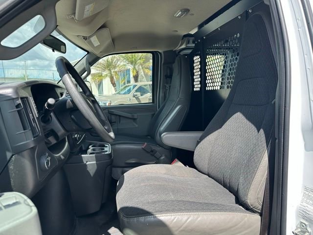 Used 2024 GMC Savana 2500 w/ Driver Convenience Package RWD image 9