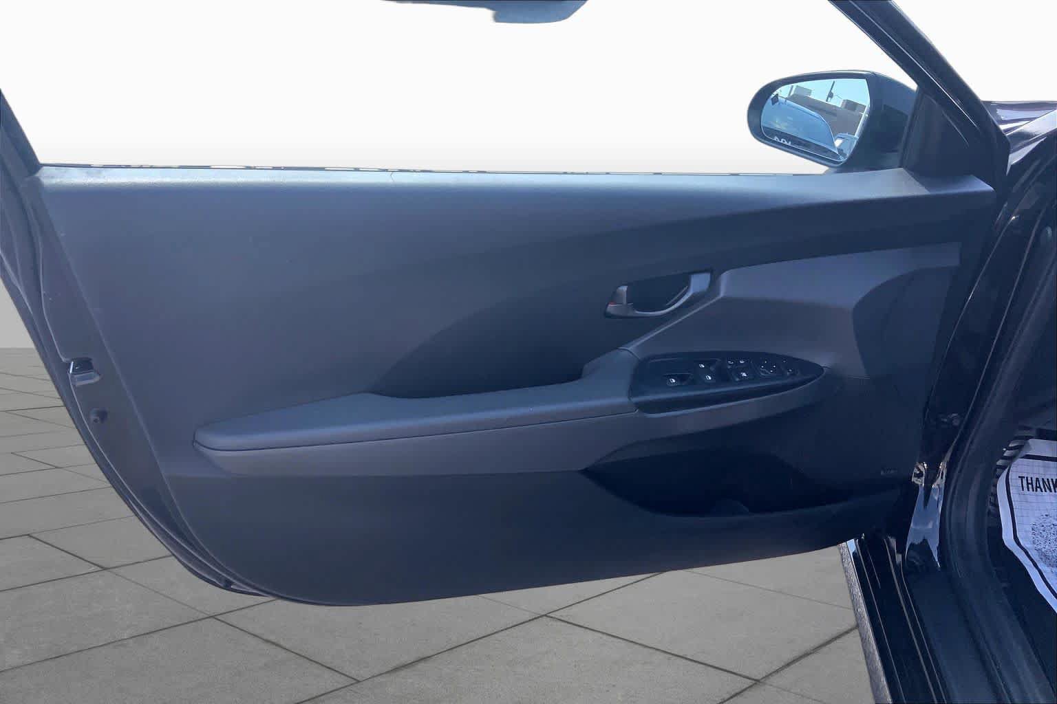 Used 2020 Hyundai Veloster Turbo FWD image 22