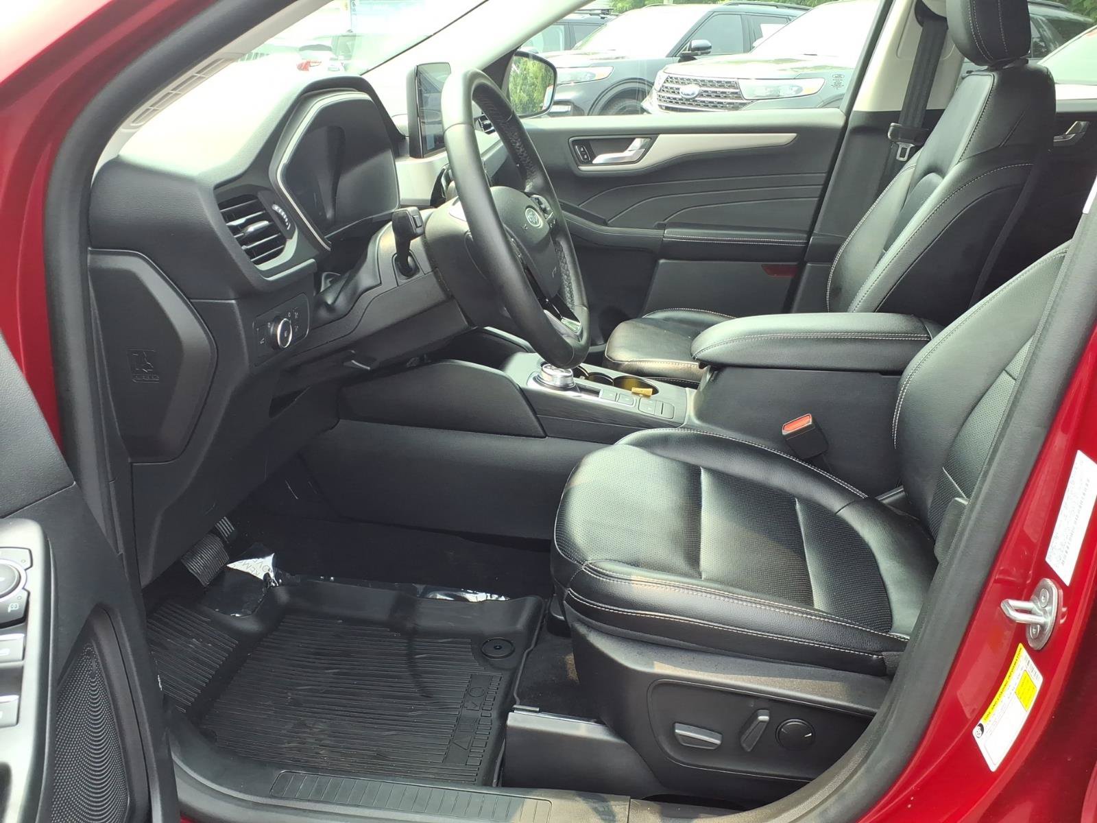 Certified 2022 Ford Escape SEL w/ Technology Package AWD/4WD image 7
