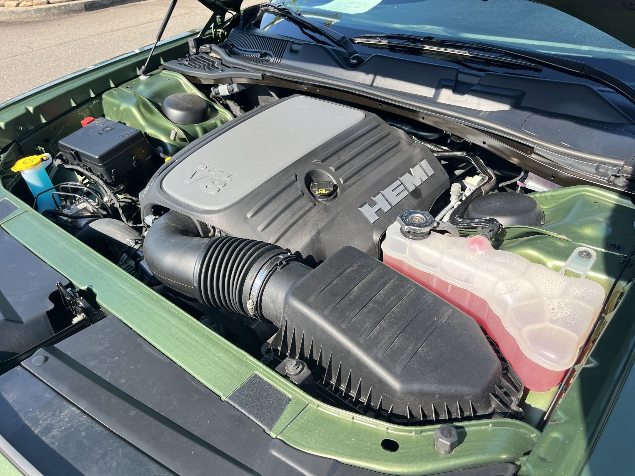 Used 2022 Dodge Challenger R/T w/ Driver Convenience Group RWD image 31