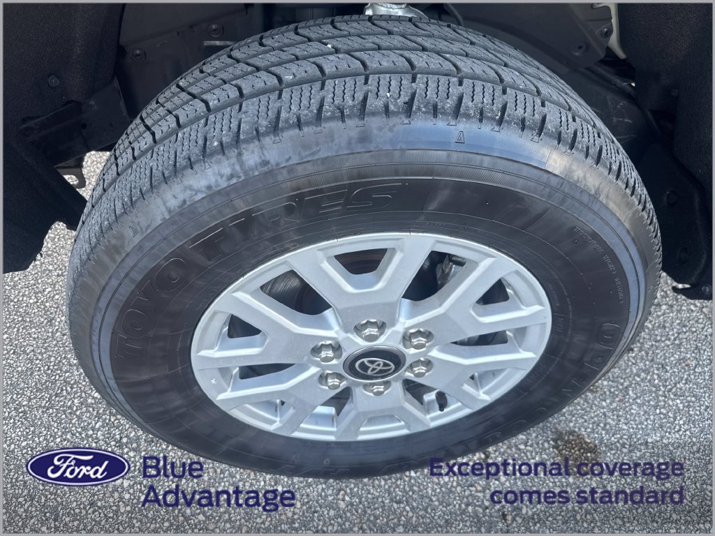 Used 2025 Toyota Tacoma SR5 AWD/4WD image 12