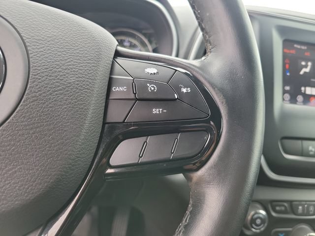 Used 2021 Jeep Cherokee Latitude Plus AWD/4WD image 12