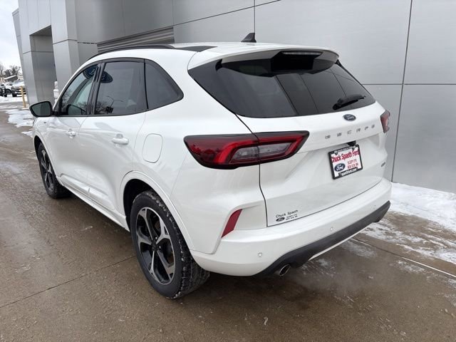 Certified 2024 Ford Escape ST-Line Elite AWD/4WD image 3