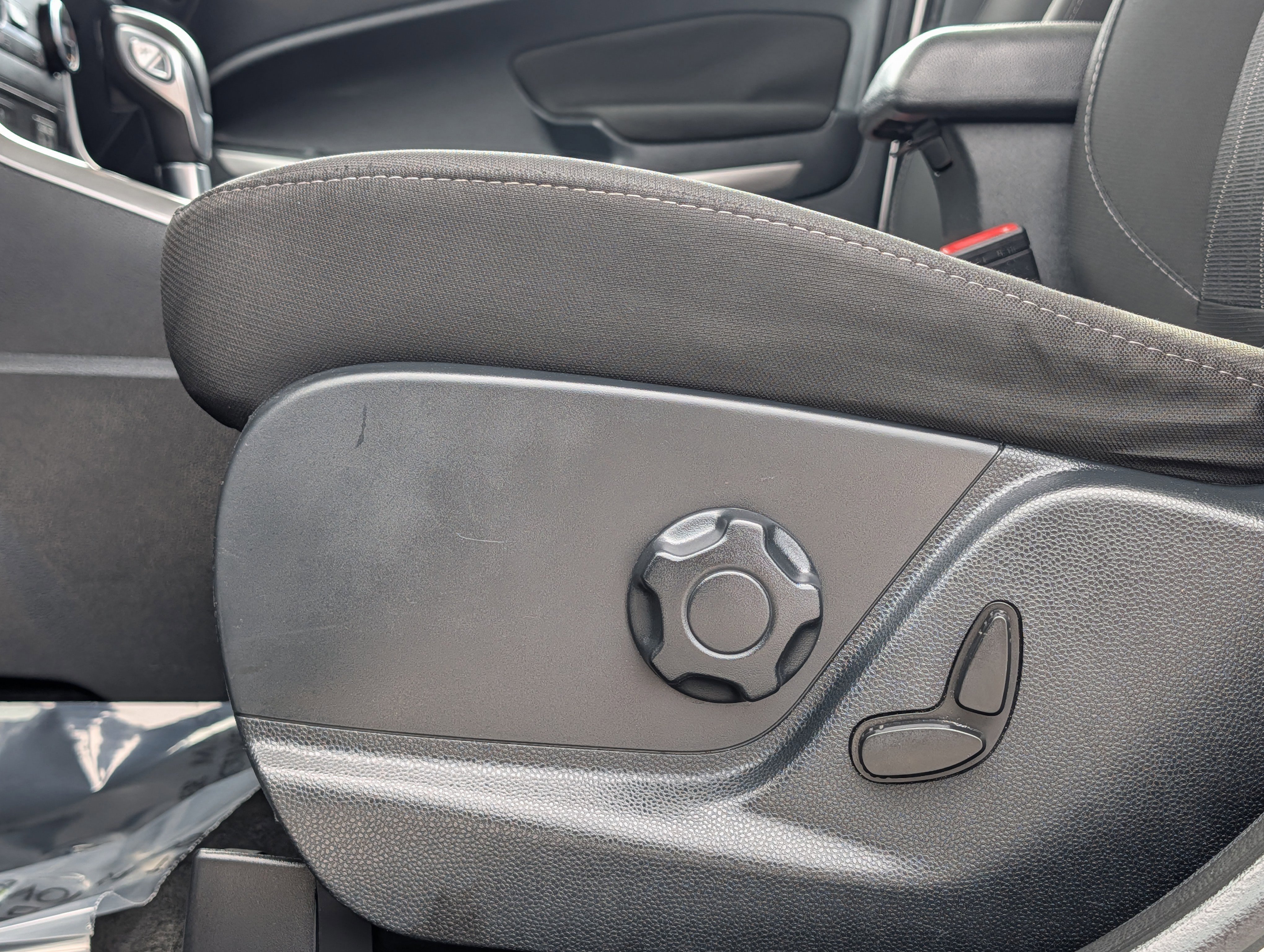 Certified 2019 Ford EcoSport SE w/ Interior Protection Package image 22