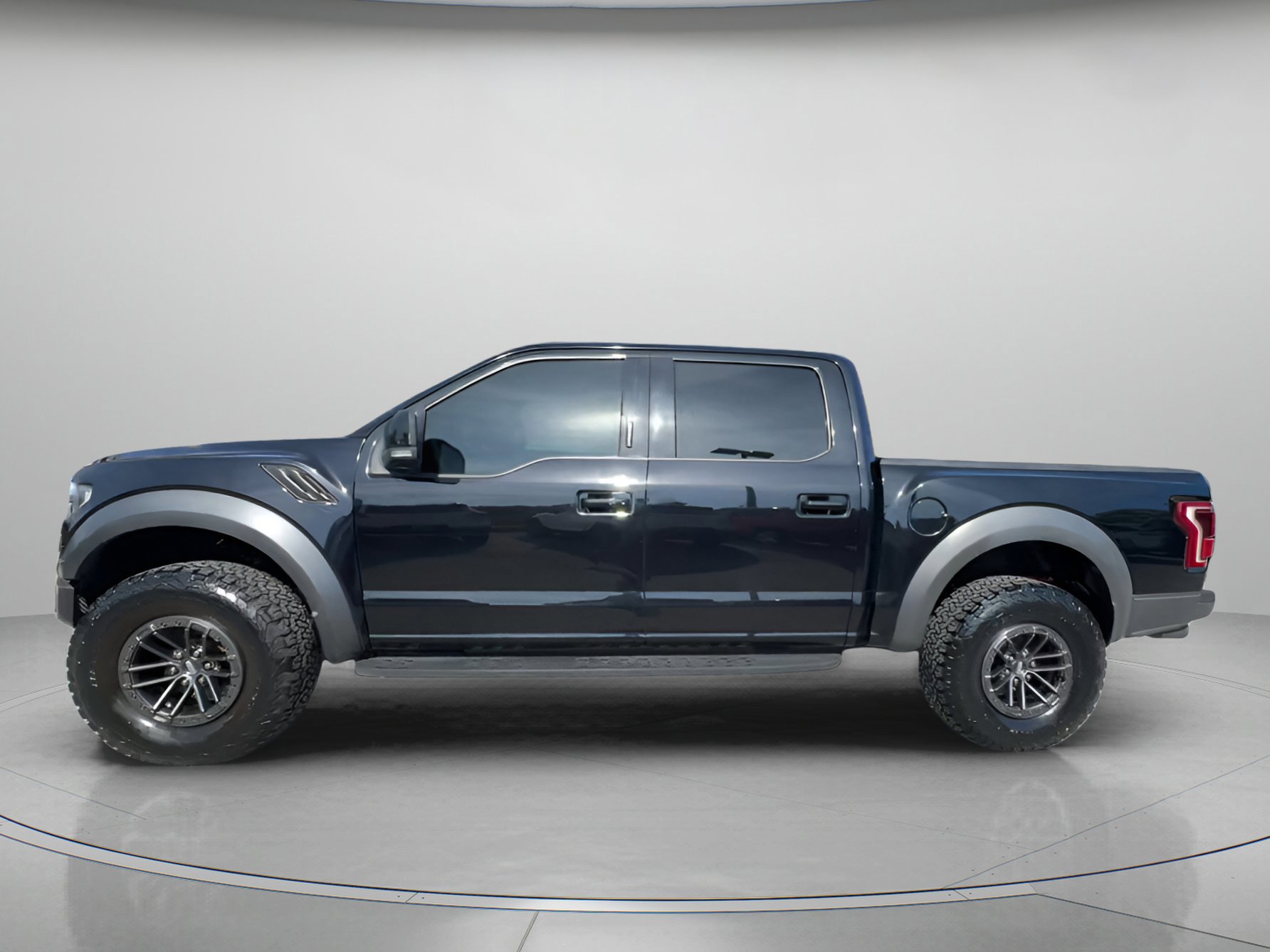 Certified 2020 Ford F150 Raptor w/ Equipment Group 802A Luxury image 7