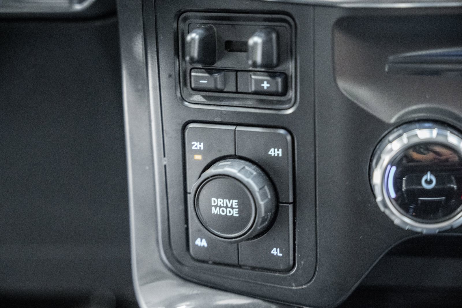 Certified 2022 Ford F150 Lariat w/ Equipment Group 502A High image 33