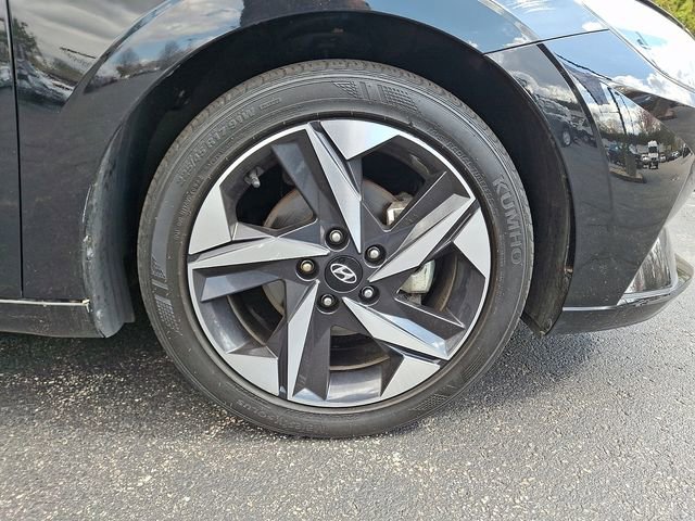 Used 2023 Hyundai Elantra SEL w/ Convenience Package FWD image 8
