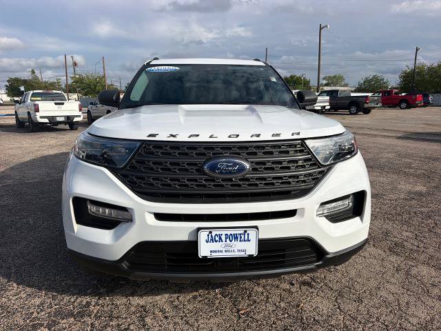 Certified 2021 Ford Explorer XLT w/ Equipment Group 202A AWD/4WD image 2