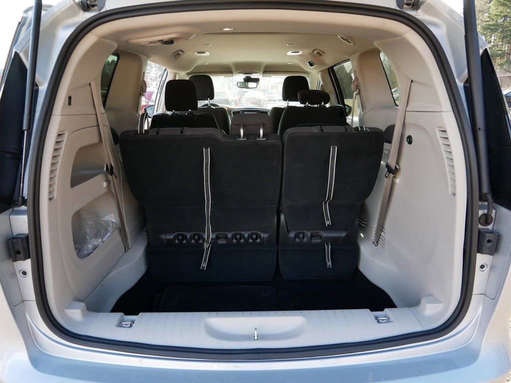 Used 2024 Chrysler Voyager LX FWD image 10