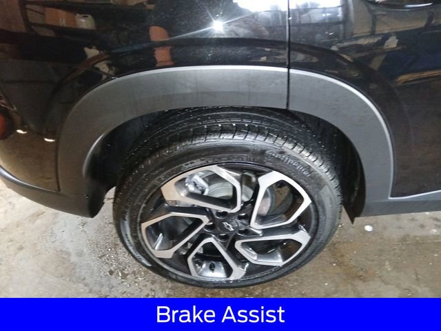 Used 2025 Chevrolet Trax RS w/ Sunroof Package FWD image 11