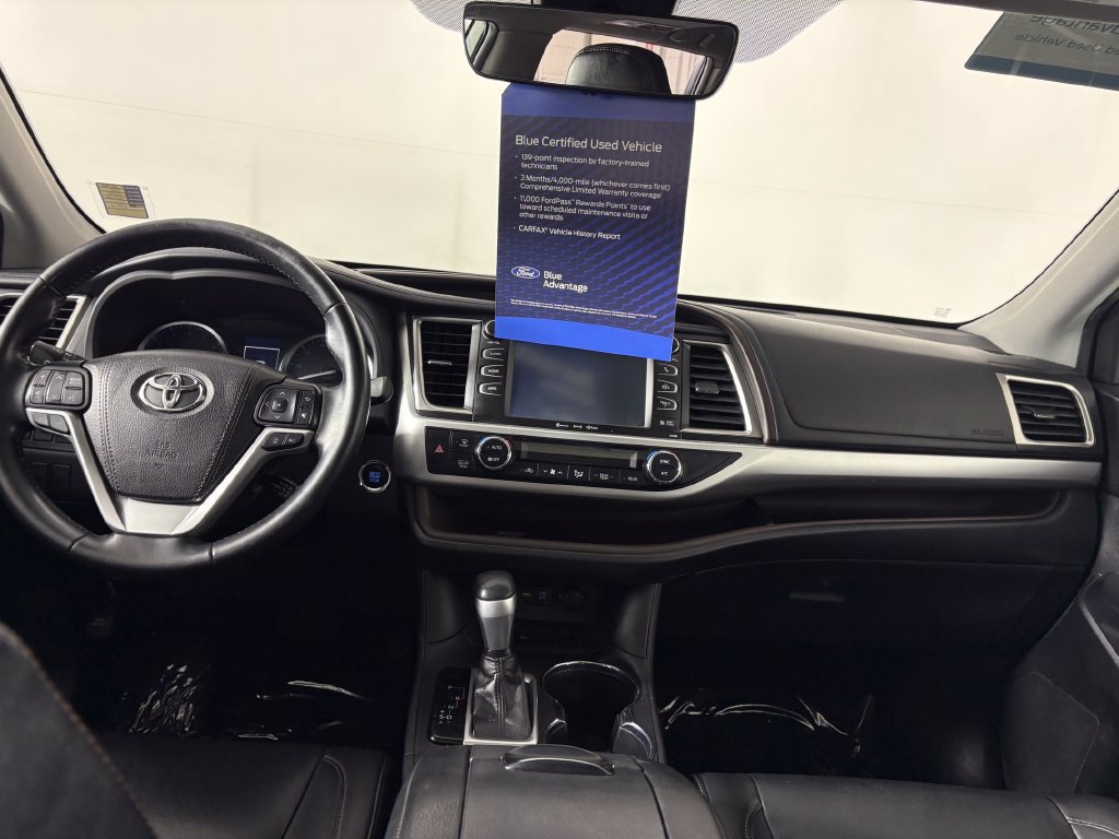Used 2019 Toyota Highlander XLE FWD image 27