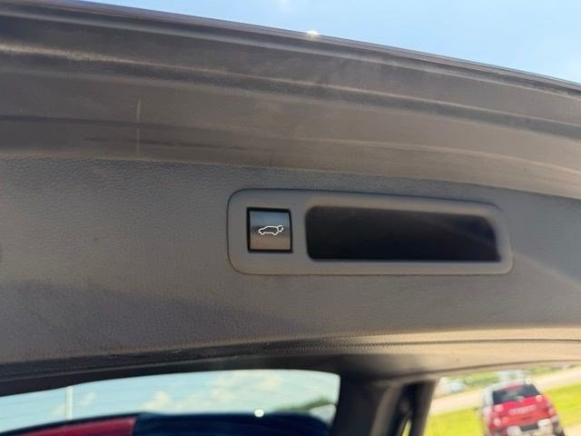 Used 2022 Toyota Highlander XLE AWD/4WD image 34