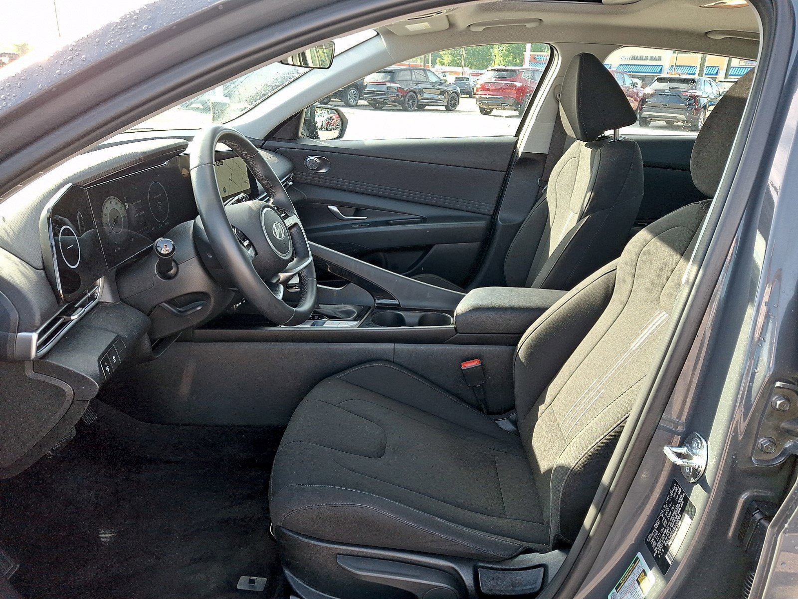 Used 2025 Hyundai Elantra SEL FWD image 12
