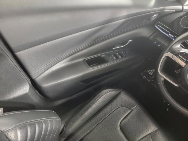 Used 2024 Hyundai Elantra Limited FWD image 30