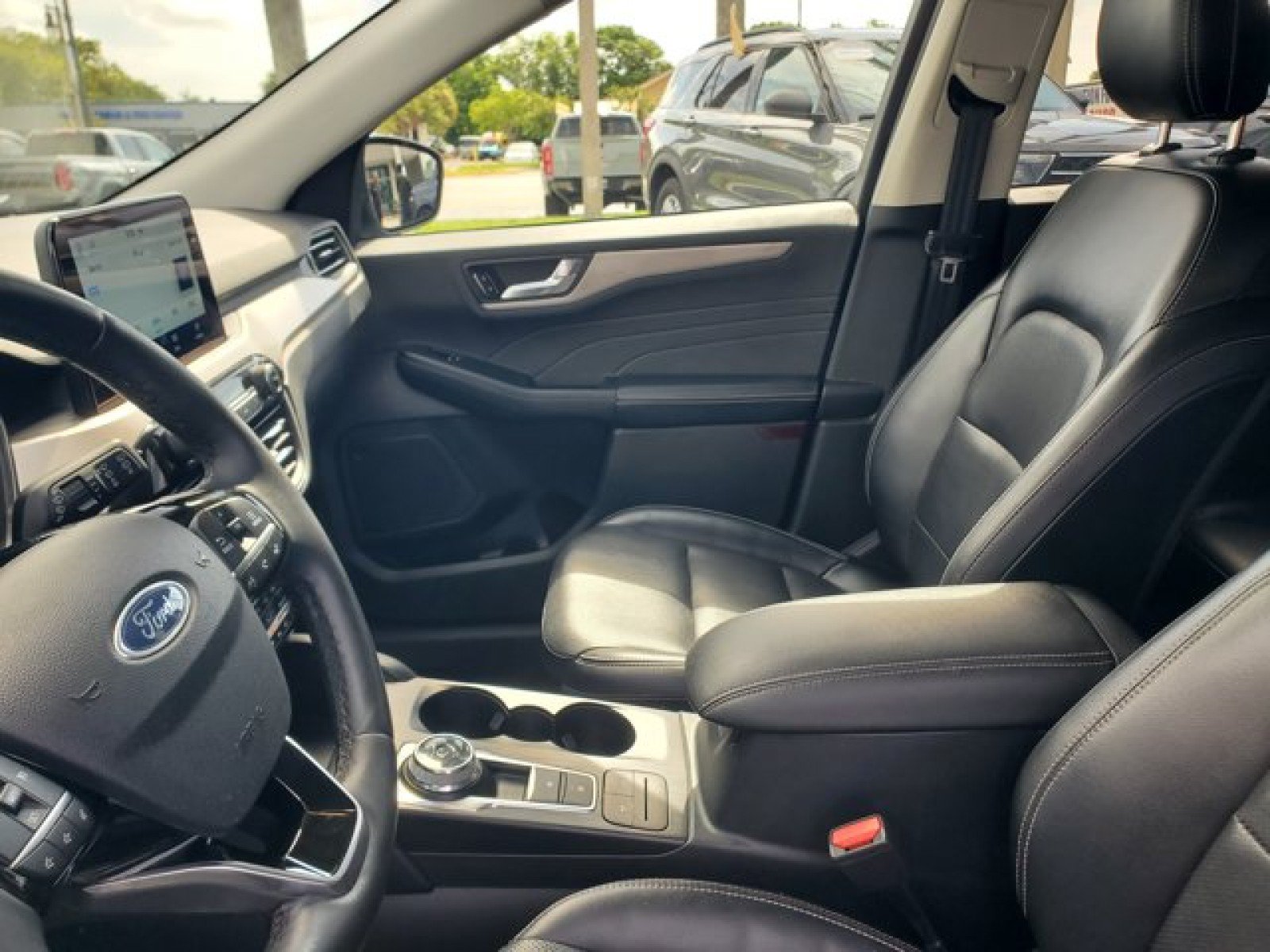 Certified 2022 Ford Escape SEL FWD image 11