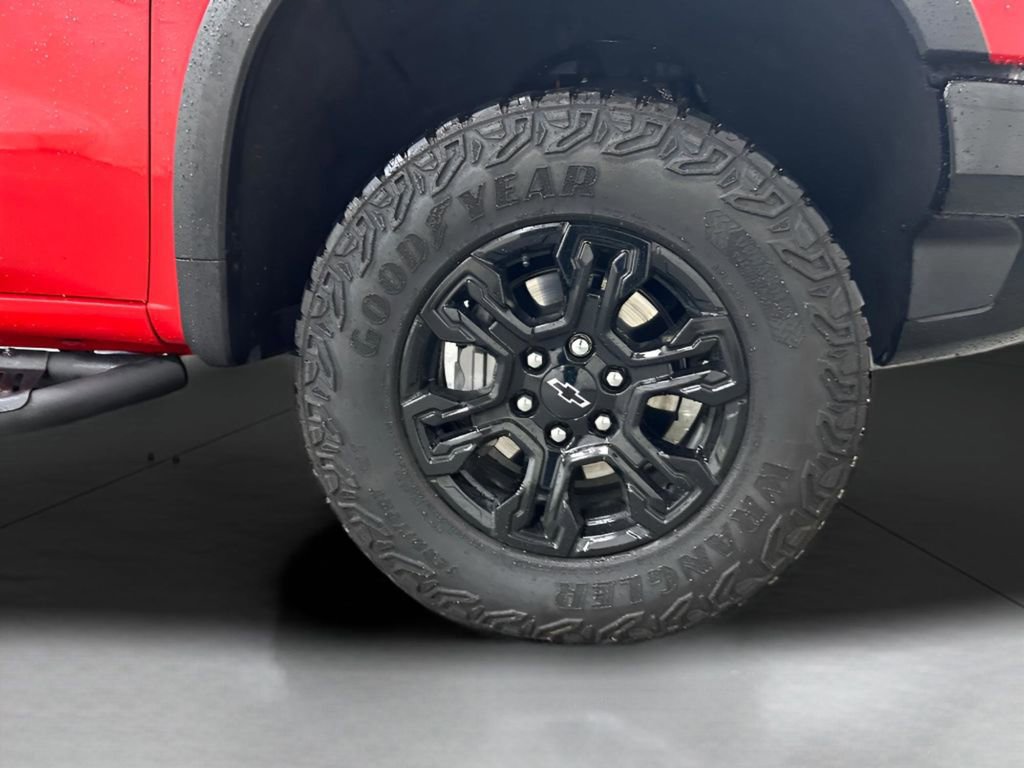 Used 2025 Chevrolet Silverado 1500 ZR2 w/ Technology Package image 12