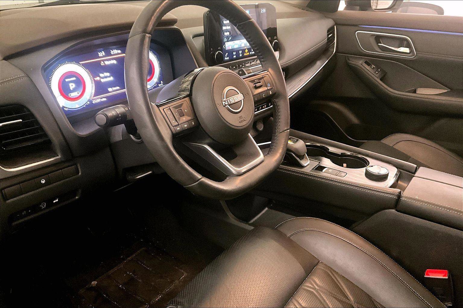 Used 2023 Nissan Rogue Platinum image 12