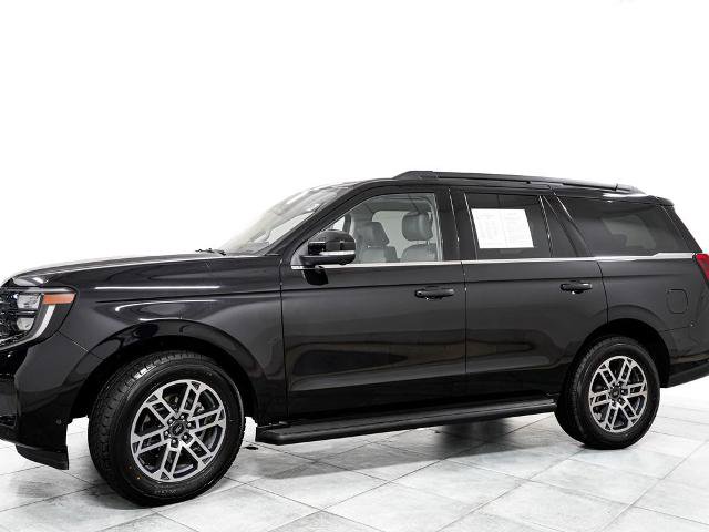 Certified 2025 Ford Expedition Active AWD/4WD image 4