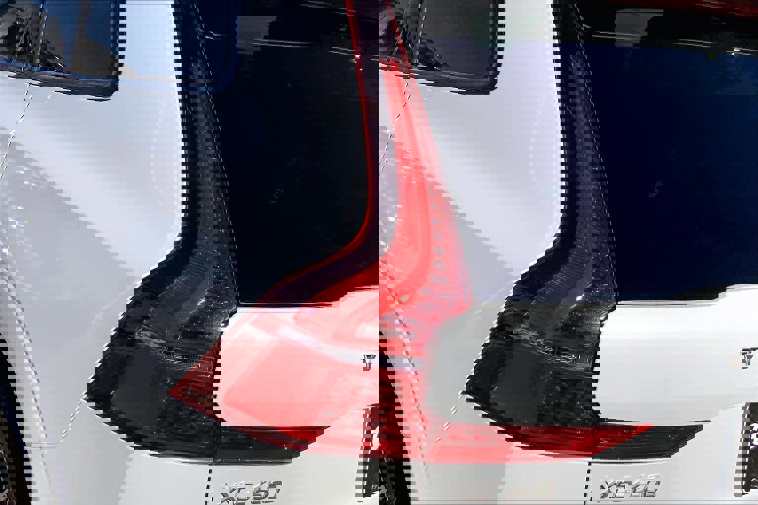 Used 2024 Volvo XC60 B5 Ultimate image 28