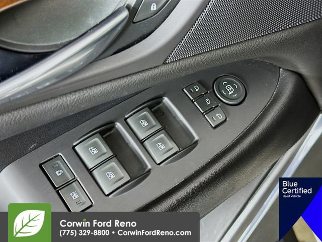 Used 2018 Cadillac Escalade Premium Luxury image 21