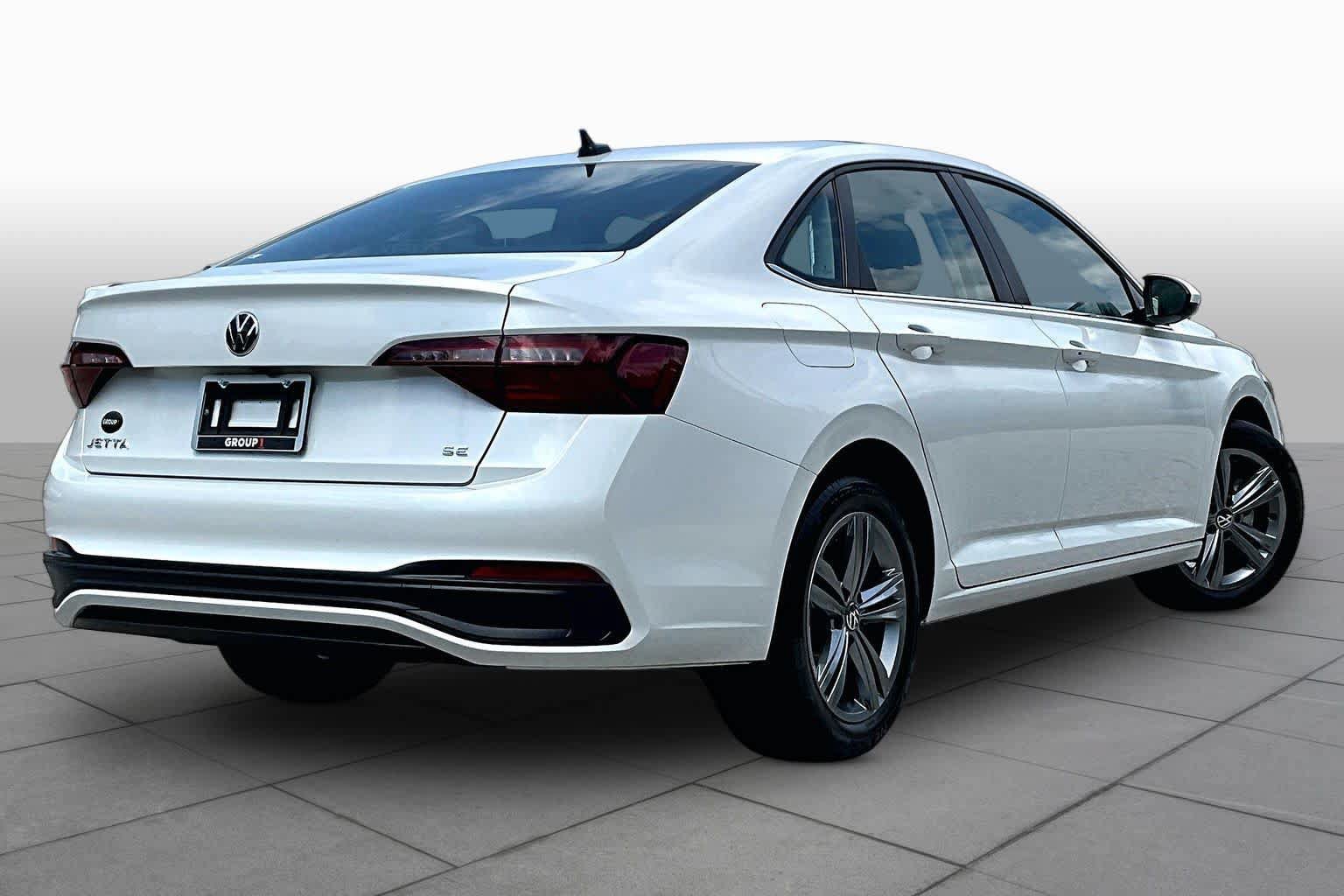 Used 2023 Volkswagen Jetta SE FWD image 13