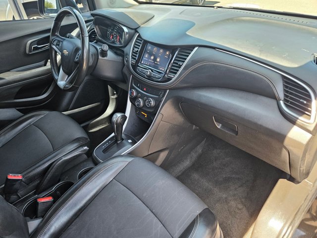 Used 2021 Chevrolet Trax LT w/ Midnight Edition image 20
