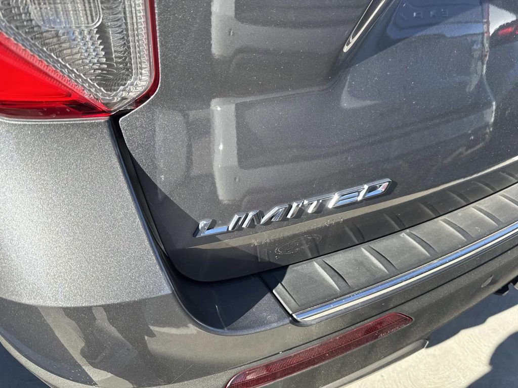 Certified 2022 Ford Explorer Limited w/ Limited Technology Package image 11