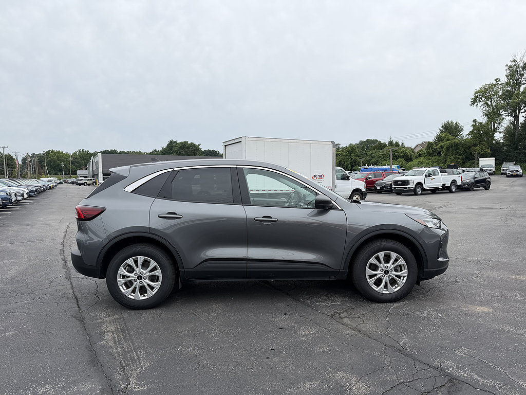 Certified 2023 Ford Escape Active AWD/4WD image 9