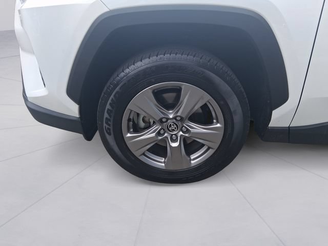 Used 2025 Toyota RAV4 XLE w/ Convenience Package AWD/4WD image 9