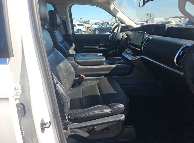Certified 2025 Ford Expedition Platinum AWD/4WD image 13